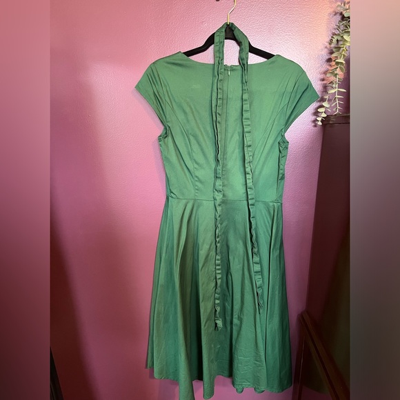 Green dress - Picture 3 of 3